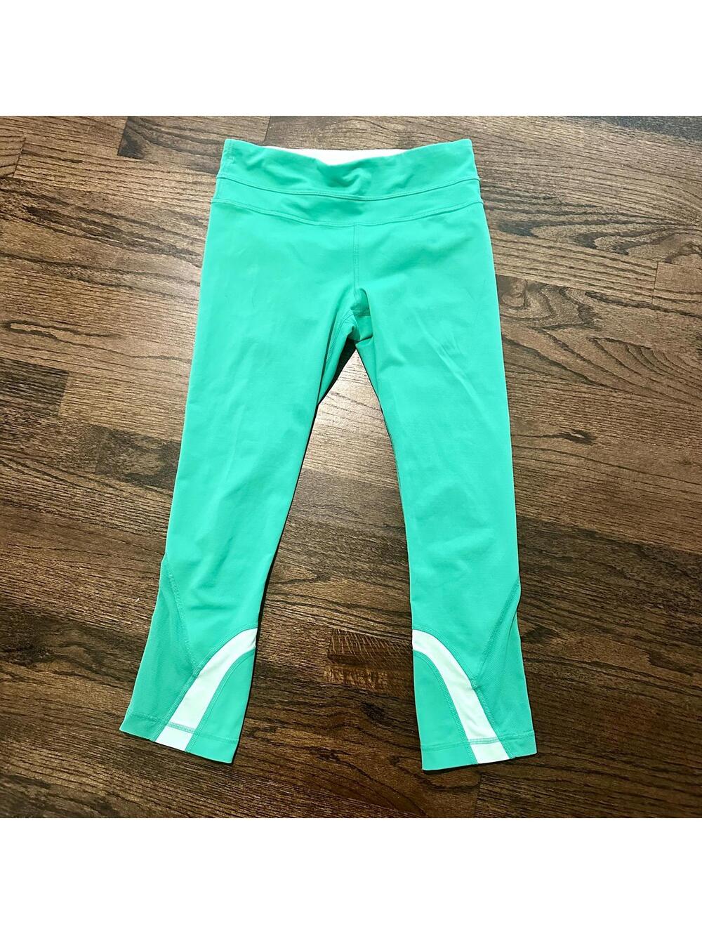 Lululemon Run Inspire Crop II Very Green / Fresh Teal SZ 4